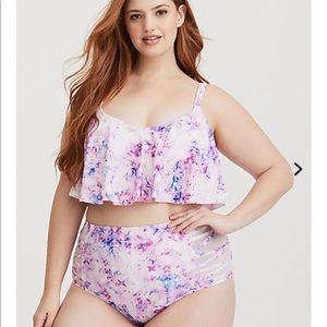 Torrid flounce top only